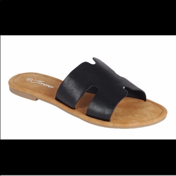 🚨👠Black Vegan Leather Slides - Picture 2 of 5